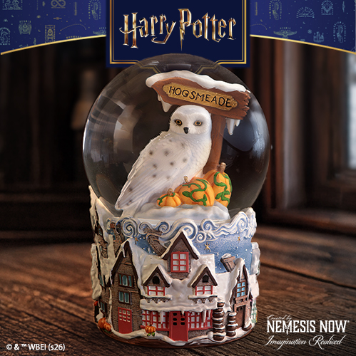 B7518B26 | Harry Potter Hogsmeade Village Snow Globe