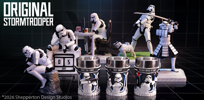 Original Stormtrooper La collection originale Stormtrooper de Nemesis Now comprend une figurine et des porte-bouteilles.